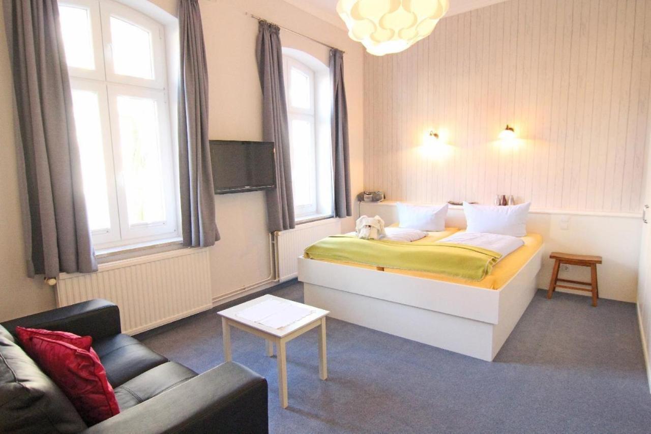 Kapitaenshaus-Lassen-Zimmer-Amistad Hotel Westerland Bagian luar foto