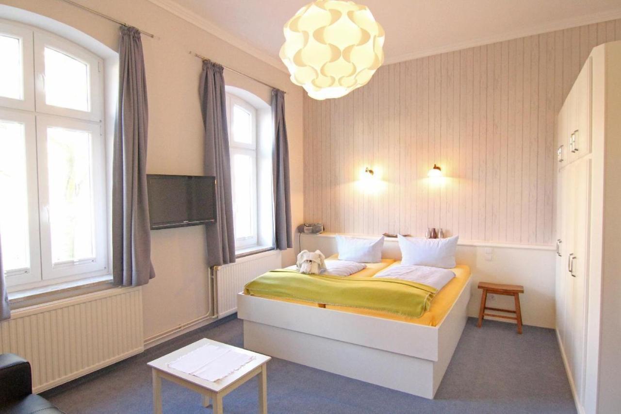Kapitaenshaus-Lassen-Zimmer-Amistad Hotel Westerland Bagian luar foto